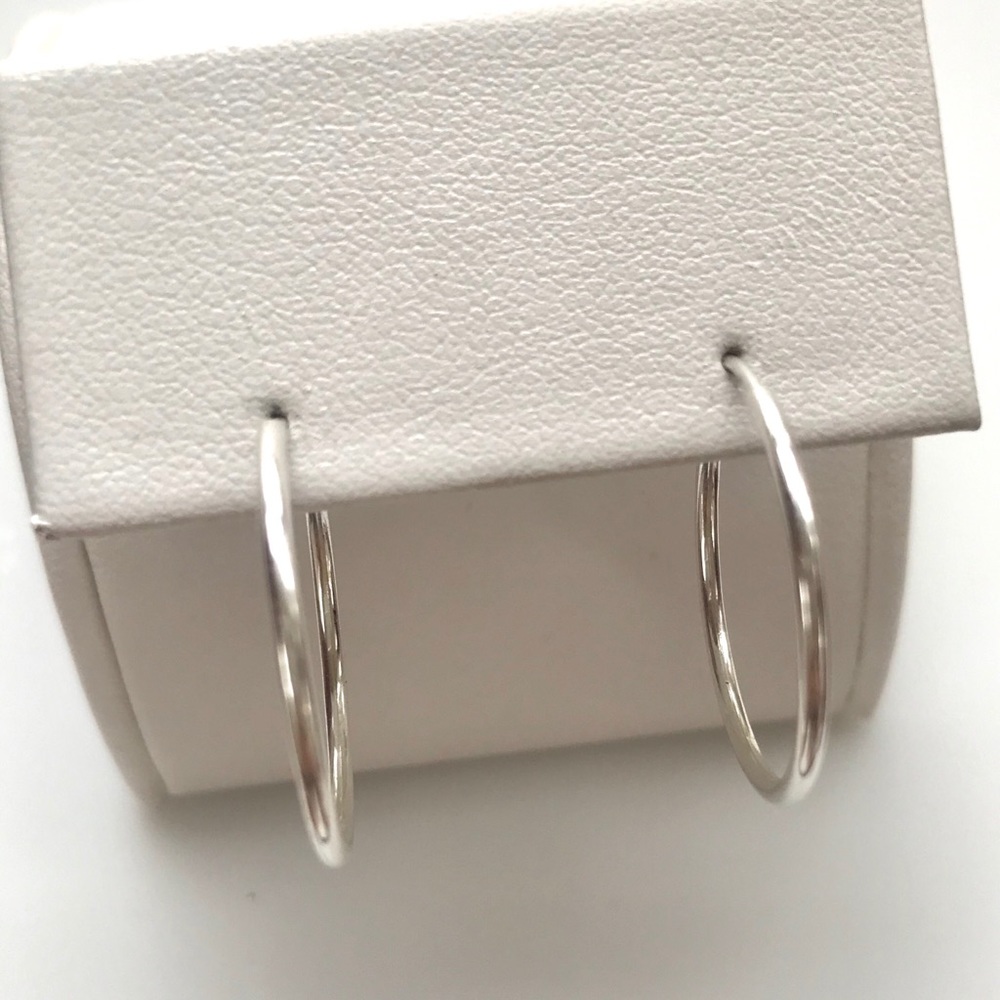 NWT Sterling silver endless hoop earrings, 21 mm